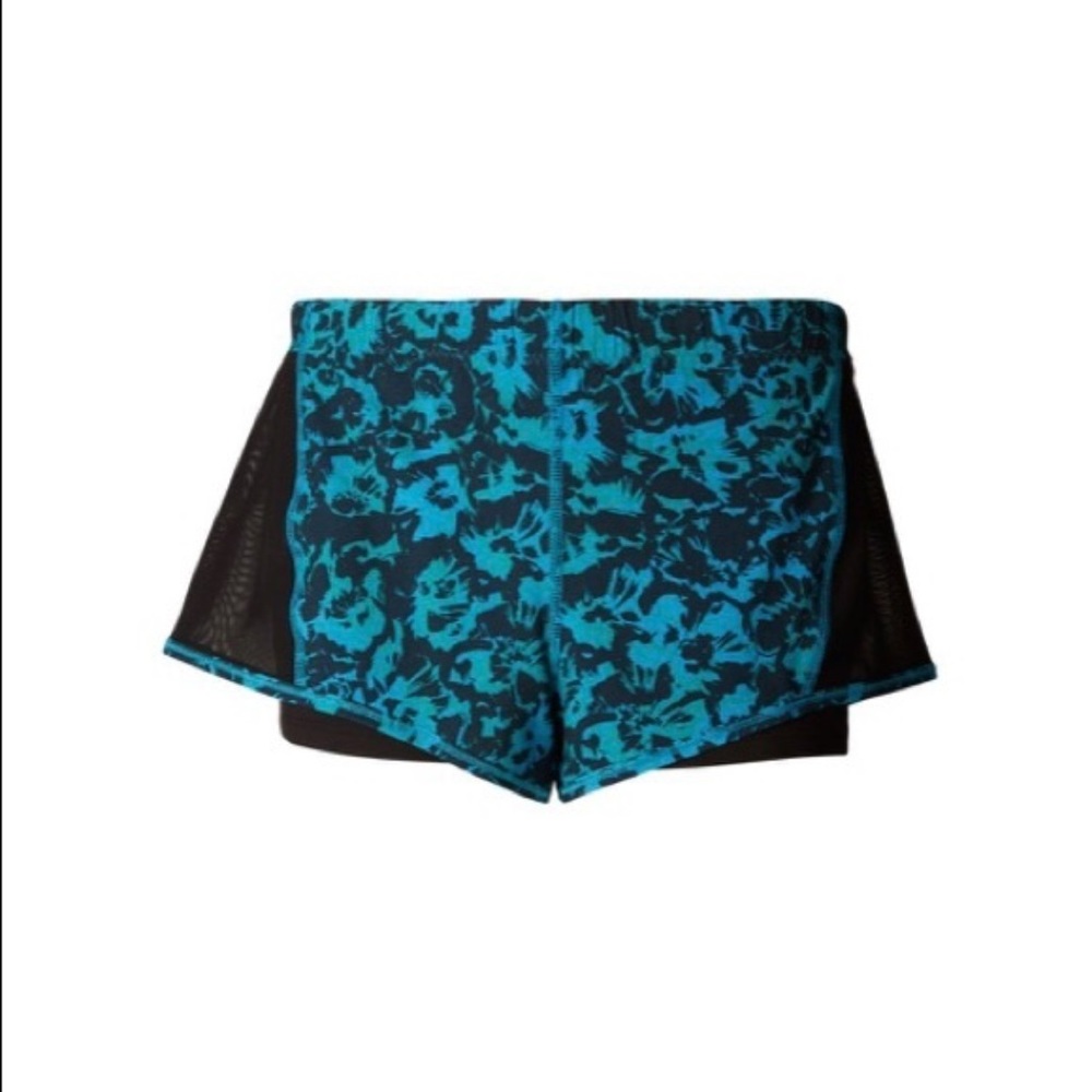 NWT Lululemon short Meshed Up Fleur Blue Dragonfly